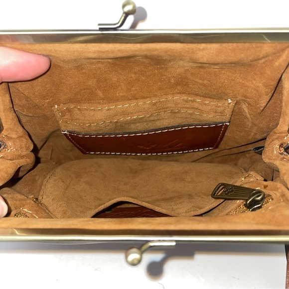 Patricia Nash SAVENA TOOLED Leather Framed Kisslock Wristlet FLORENCE - Picture 8 of 10